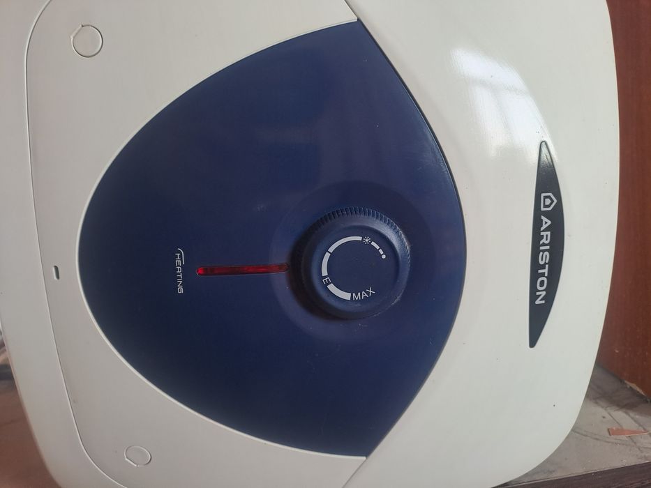 Аристон сатылады бу в хорошем состоянйи , бағасы 45000  саудасы бар