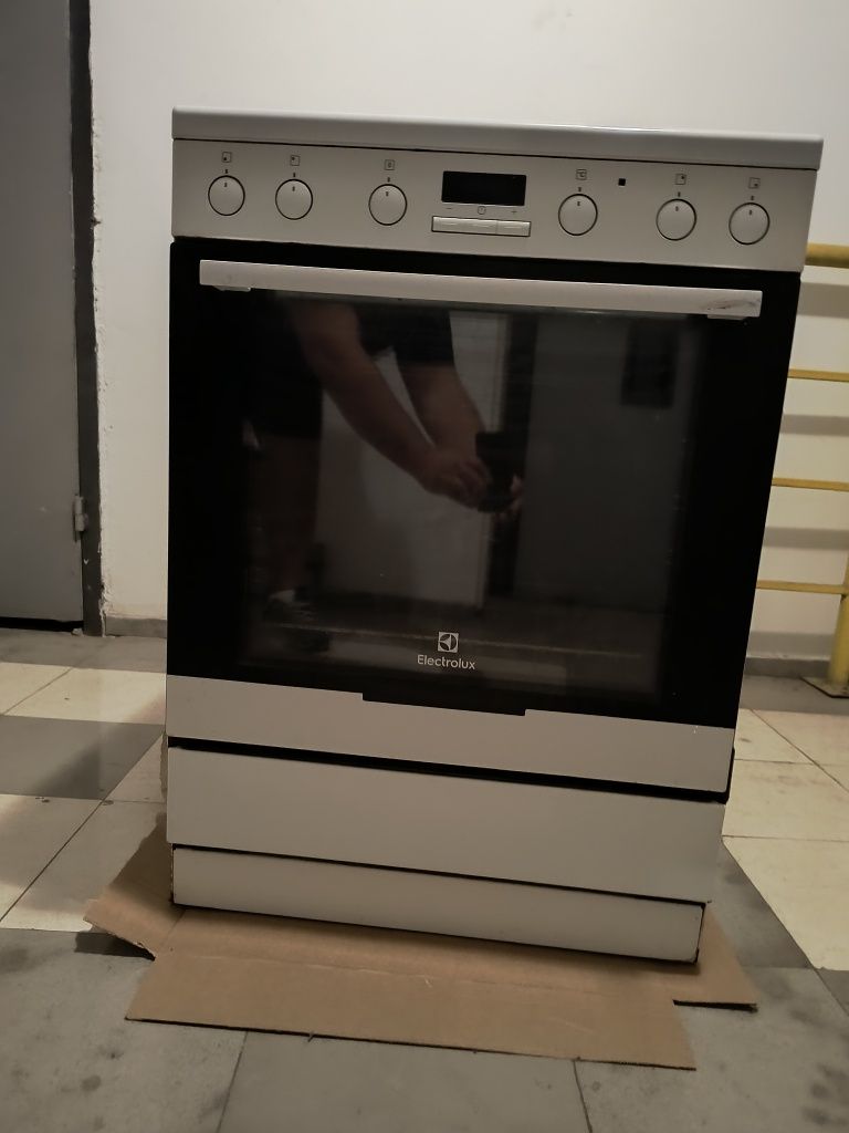 Готварска печка  ELECTROLUX EKC-6450AOW