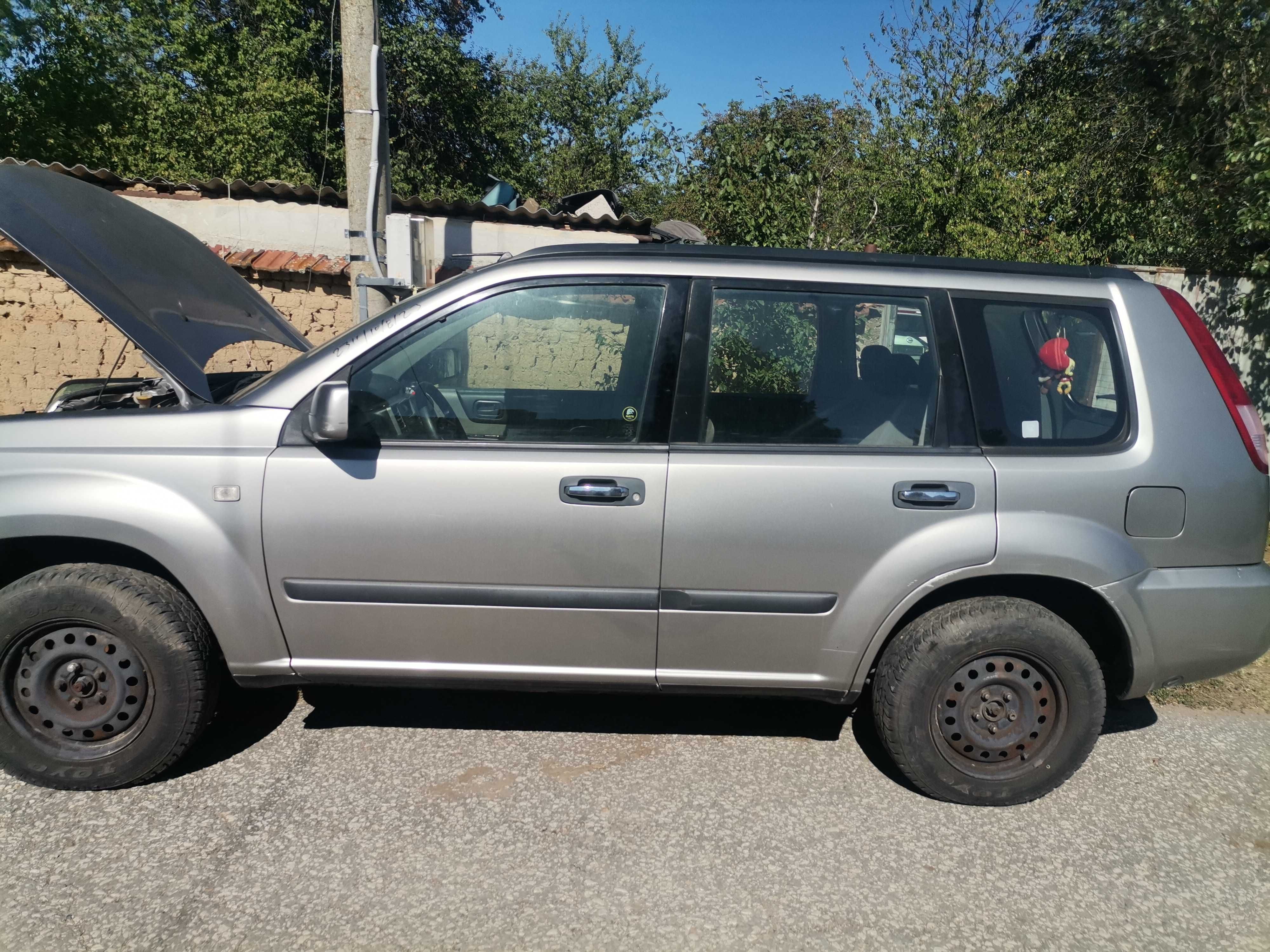 Продавам  Nissan X-Trail qr20 на части.