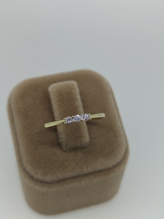 Inel de logodna aur 14k 1.02gr cu 3 diamante naturale(r)