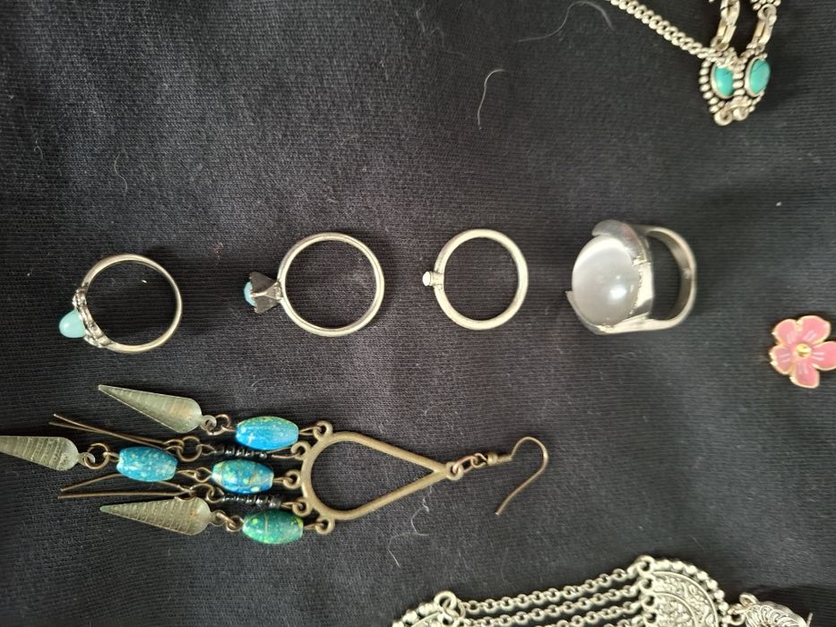 Украшения для девочек бижутерия.