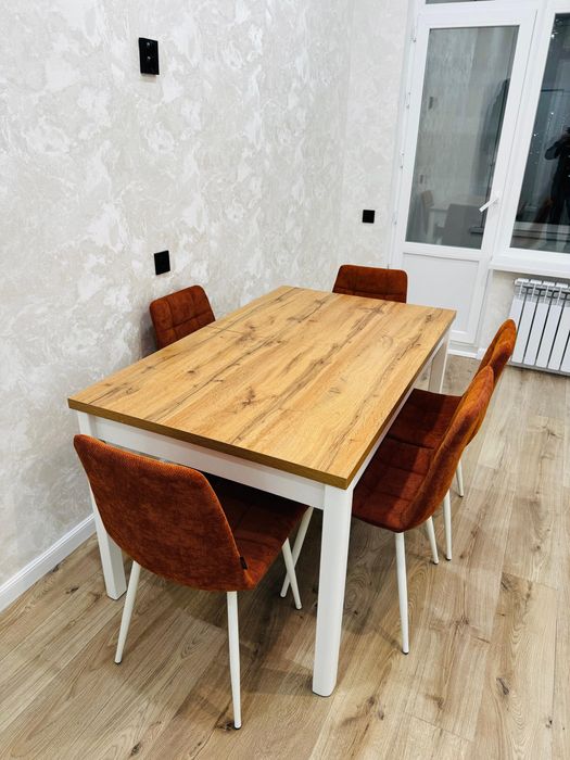 Стол орындығымен