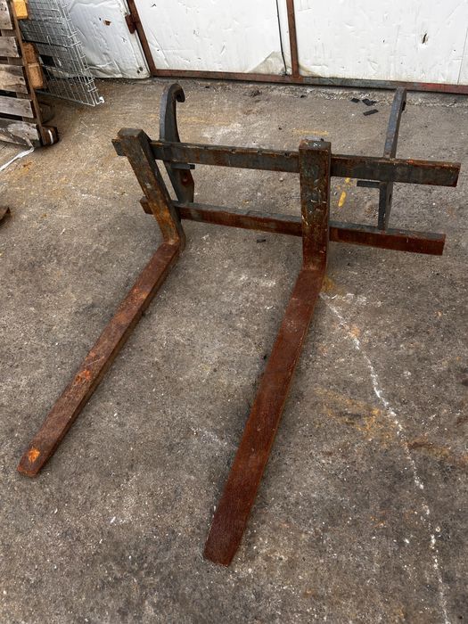 Furca cu lame pentru vola incarcator frontal