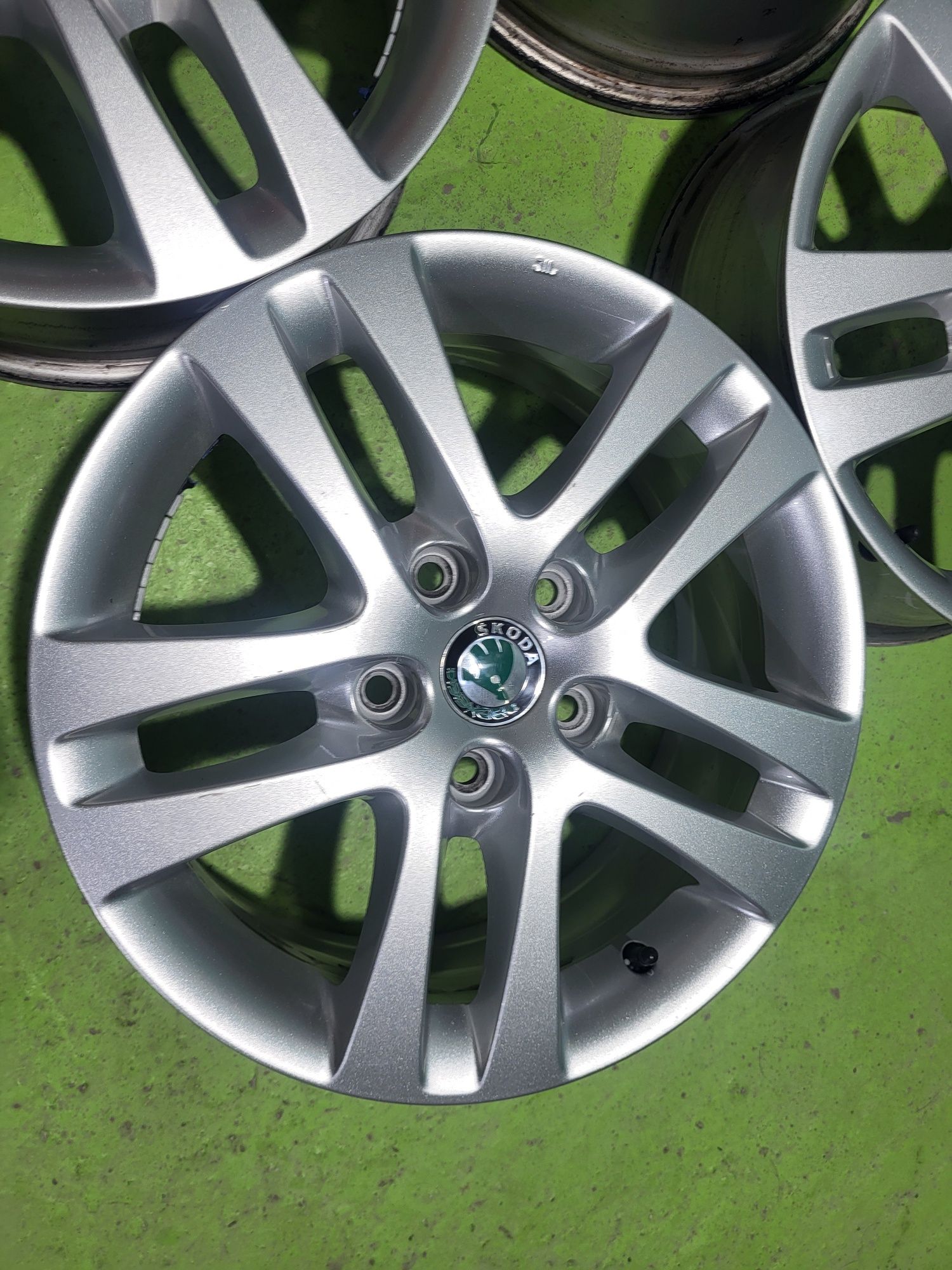 16 5x112 Skoda лети джанти 5х112 шкода