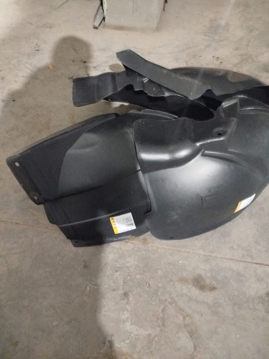 Передние ПОДКРЫЛКИ на Лада Ларгус!