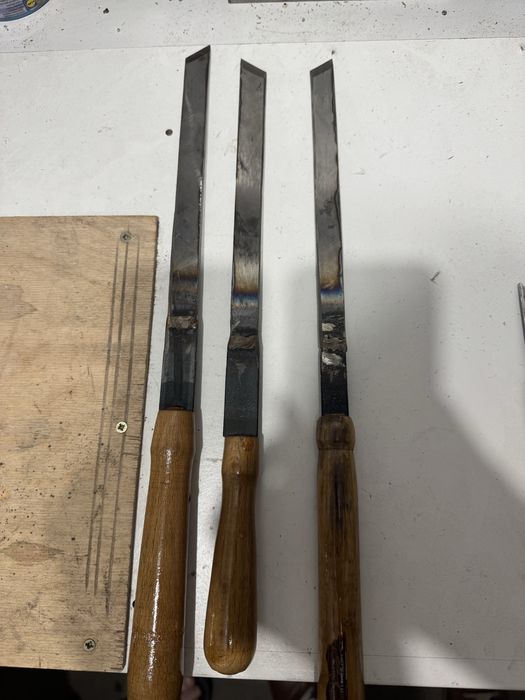 Vând dalte fãcute manual din cutite de abrict de lemn- otel rapid