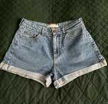 Blugi scurti Bershka de dama marimea 36