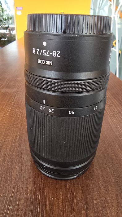 обектив Nikon NIKKOR Z 28-75mm f/2.8