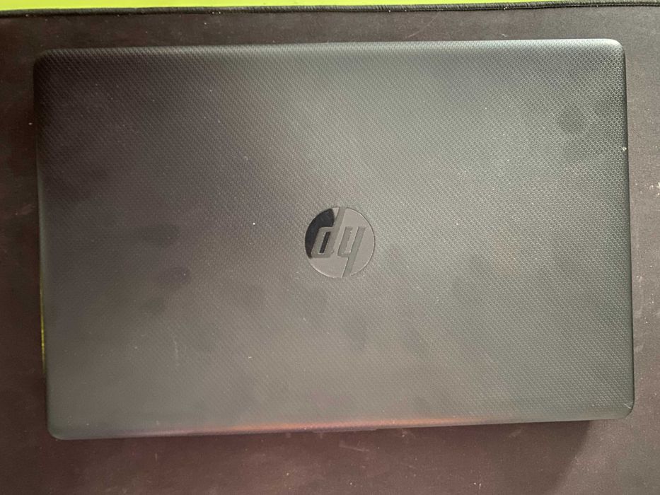 Laptop HP Ryzen 5 + Radeon Vega – Perfect Funcțional