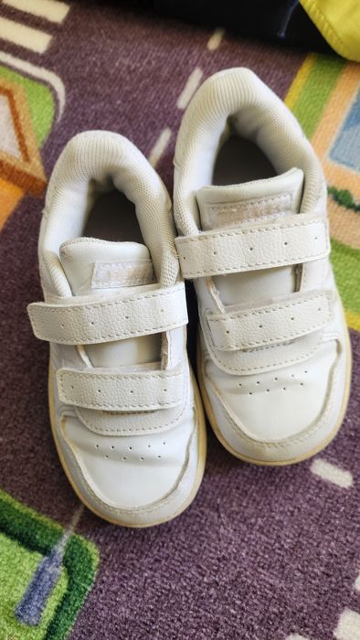 Маратонки адидас