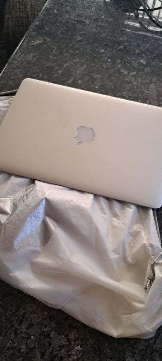 Macbook air 13inch