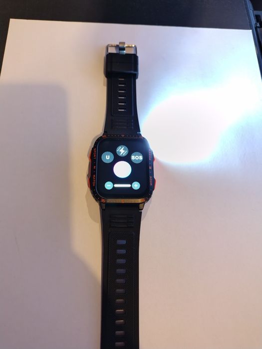 Motorola G34 la cutie și smartwatch cu lanternă