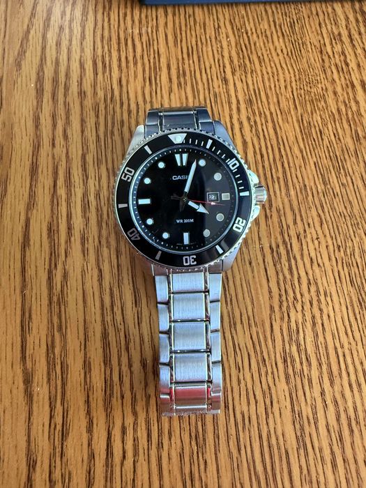 Ceas Casio Arginitiu-Negru