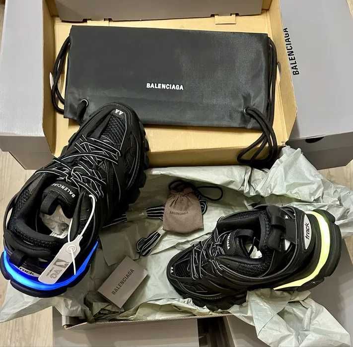 Belenciaga Track LED