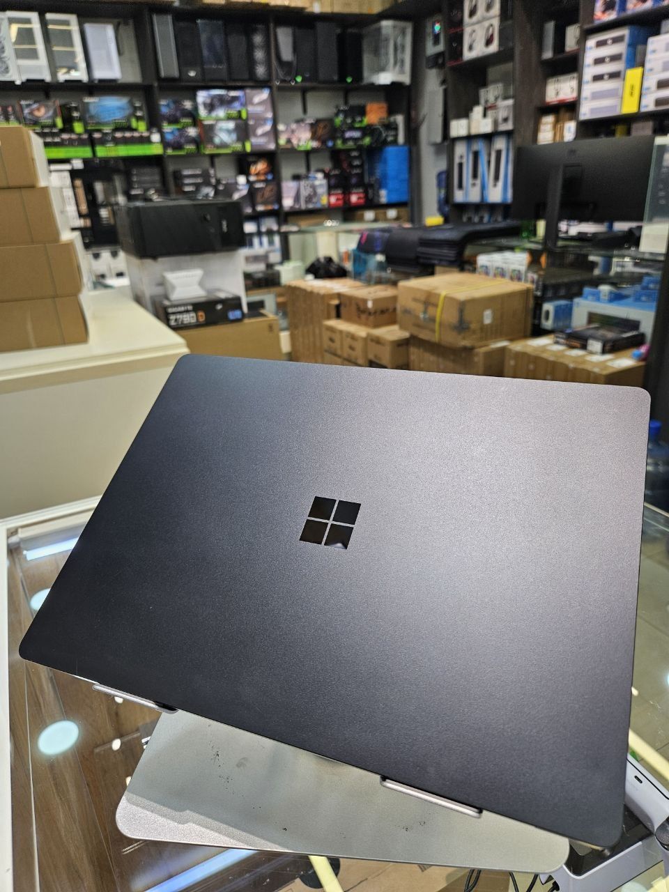 Nomi: Microsoft Surface