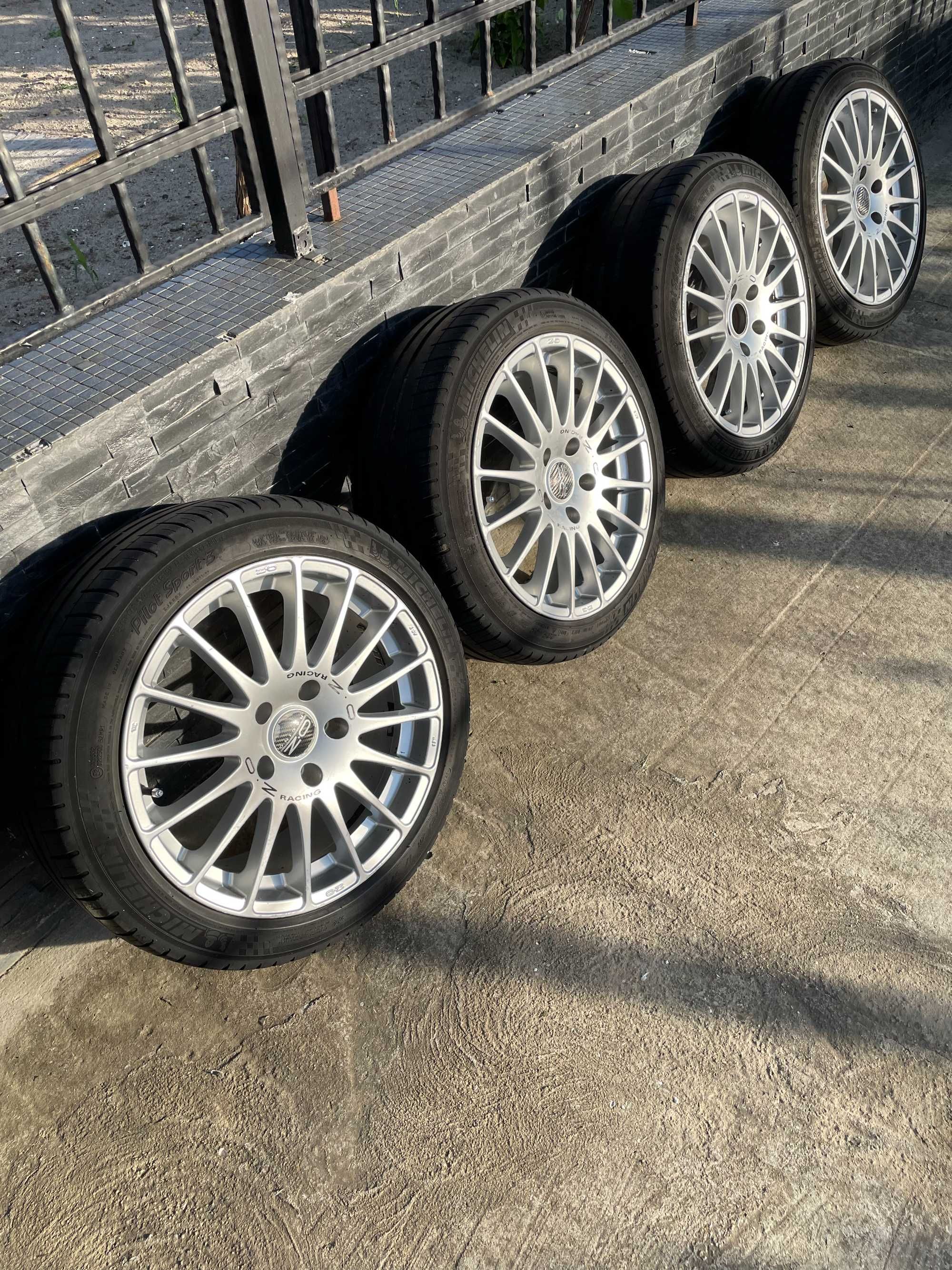 OZ Racing SUPERTURISMO GT 8x17 ET40 5x120