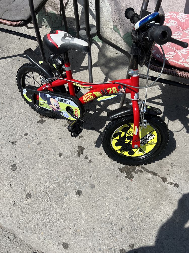 Bicicletă baieti,fete mickey mouse achizitie Emag roti ajutatoare