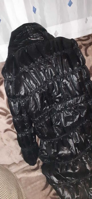 Vând geacă lungă femei!