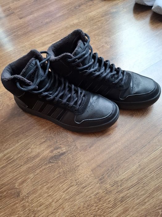 Vând adidas negrii 44