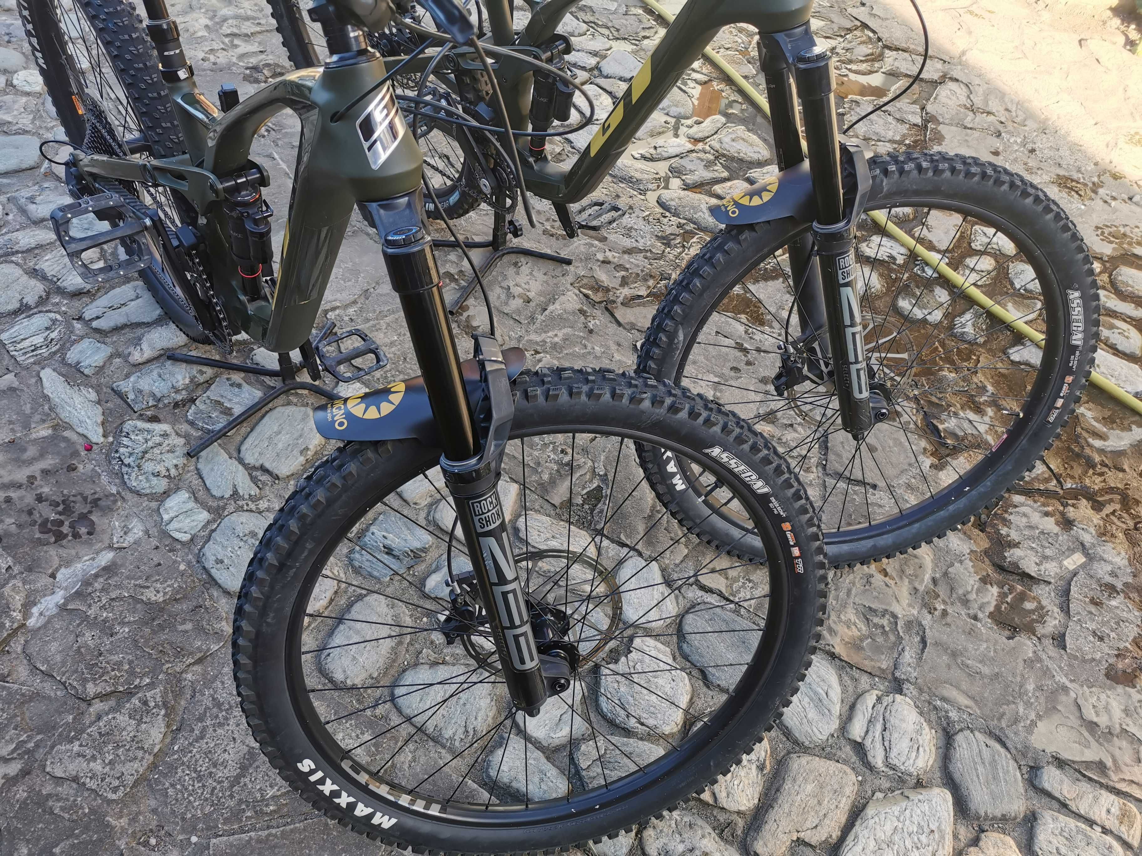 Bicicleta full suspension GT Force Carbon Pro