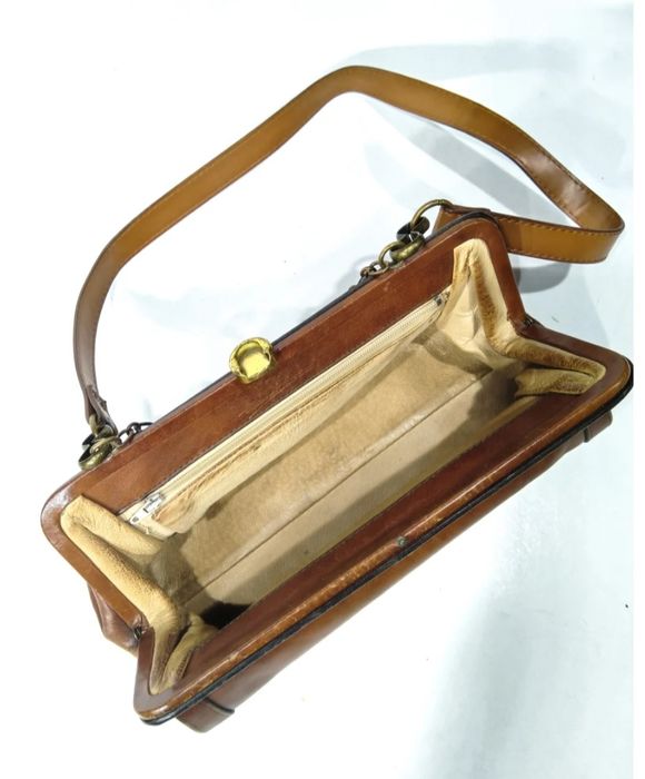 Geantă Etienne Aigner piele naturală