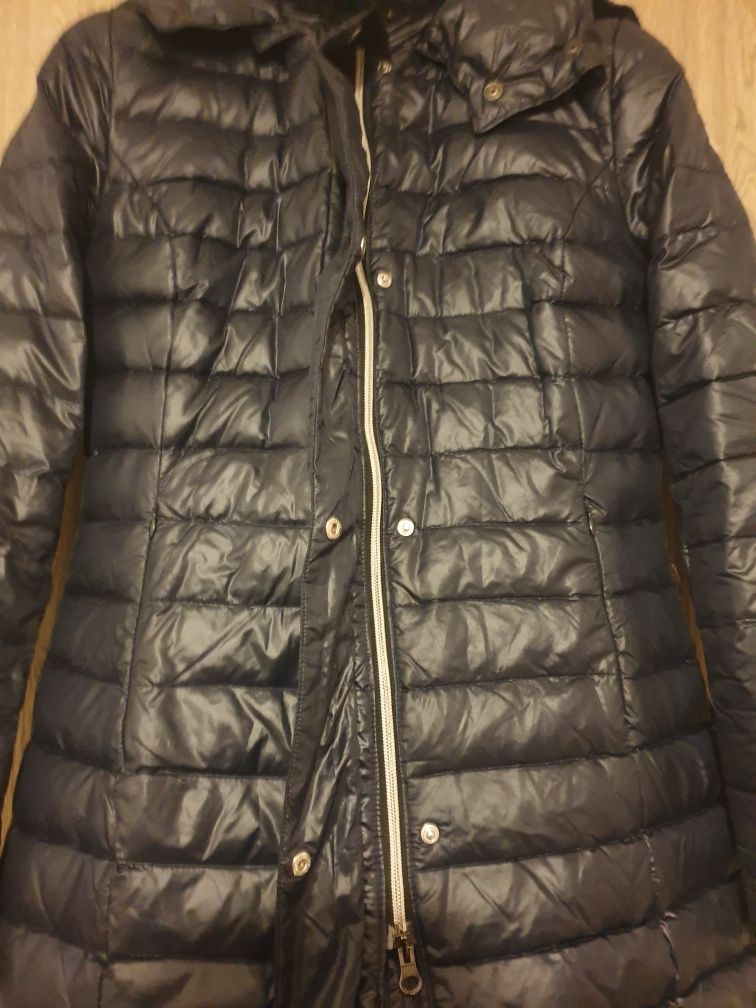 Vând geacă lungă moncler