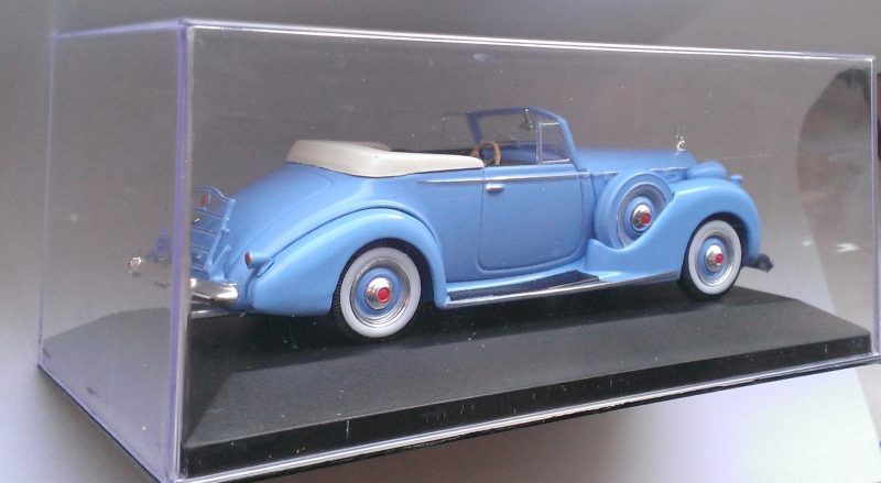 Macheta Packard Convertible Victoria 1938 - IXO Museum 1/43 noua