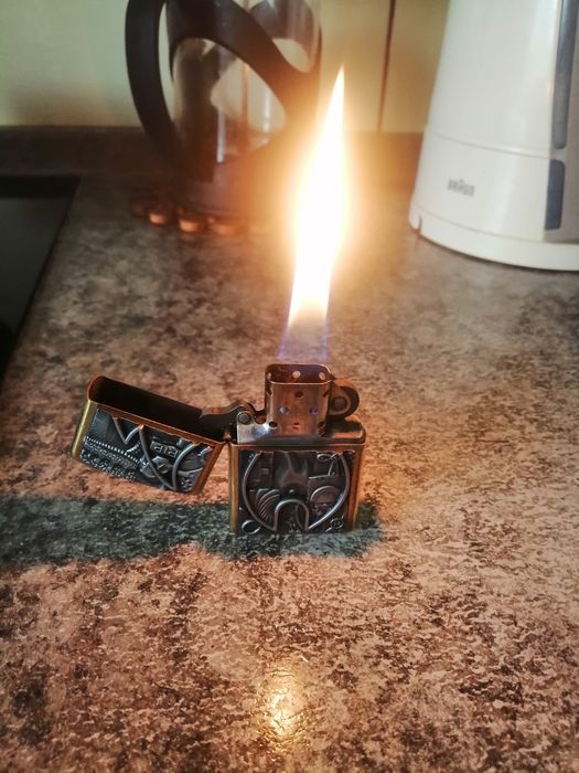 Зажигалка Зиппо с чехлом.