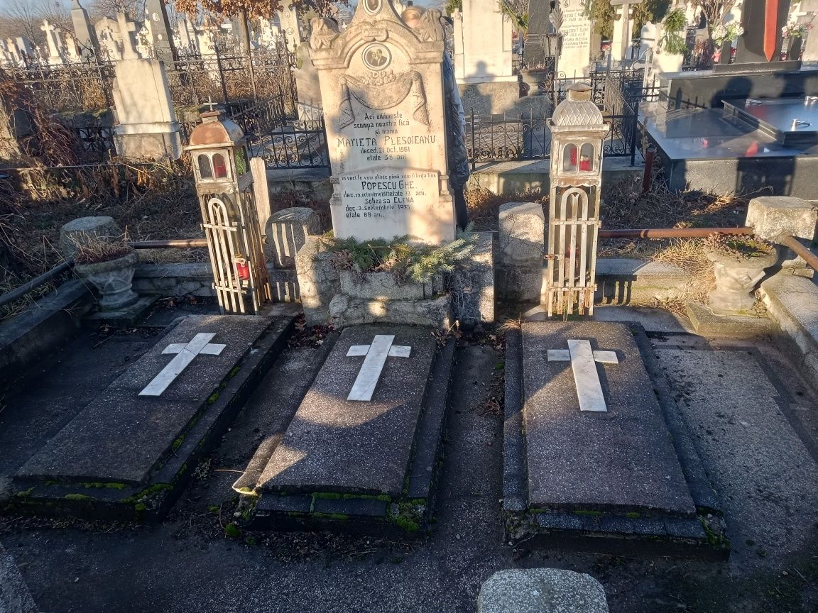 Loc de veci cimitir Ungureni