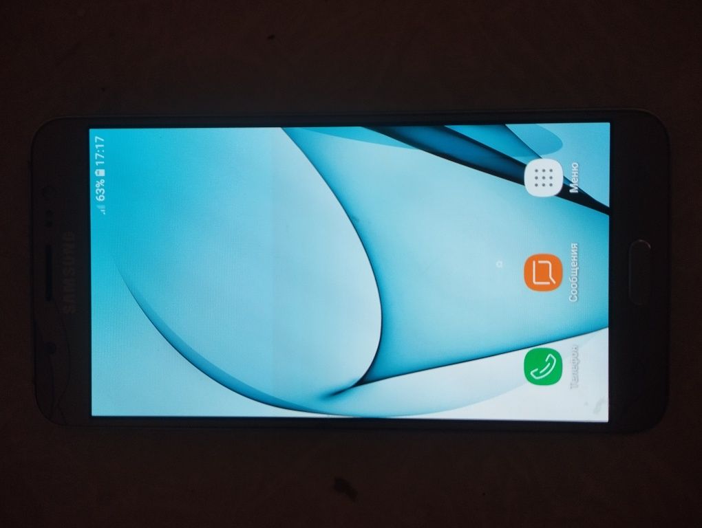Продаётся телефон Samsung J7