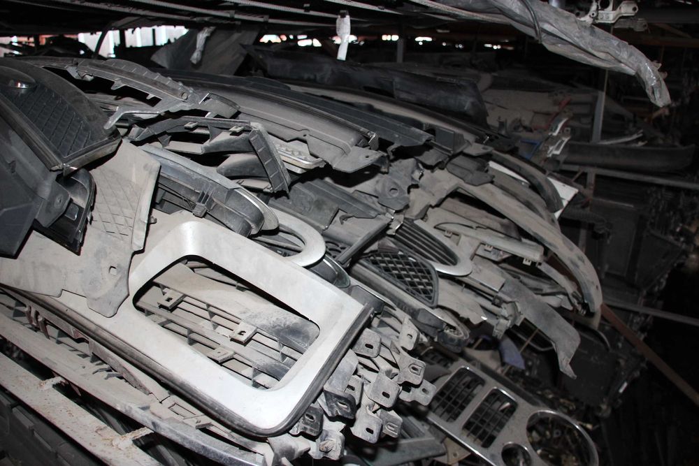 маска и предна решетка / маски и решетки  за автомобили и джипове