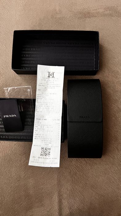 Слънчеви очила Prada