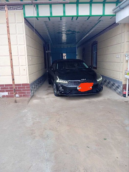 Kia K5 qora yaxshi holatda