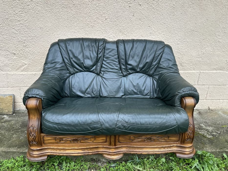 Двуместен диван от масив и кожа