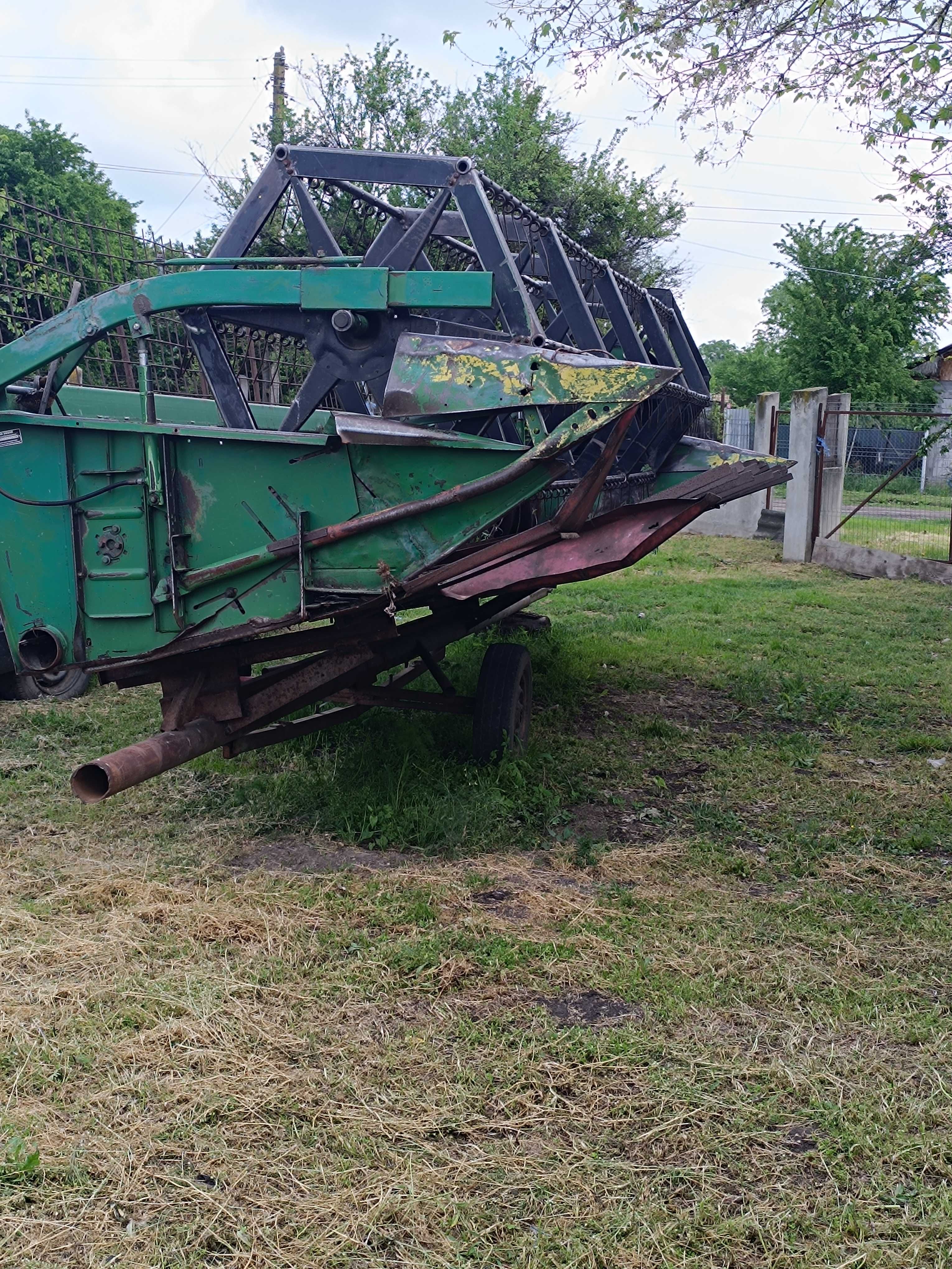 Se vinde John deere1174SII