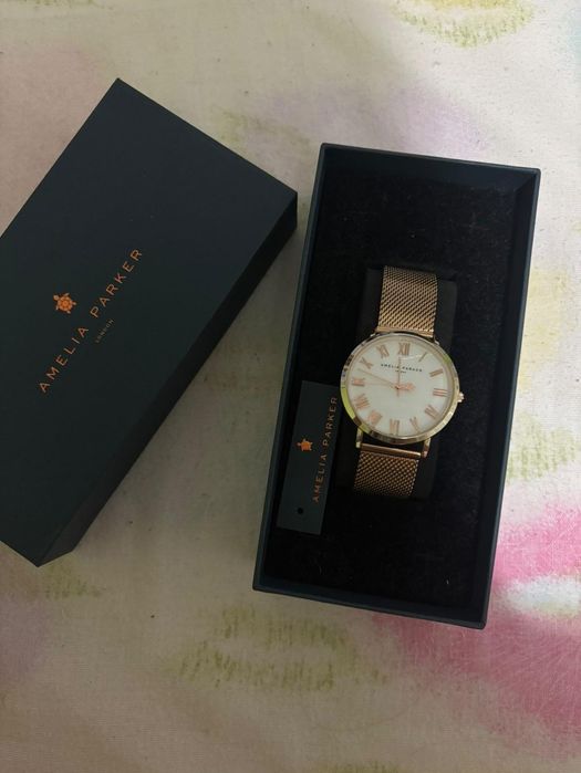 Часовник Amelia Parker