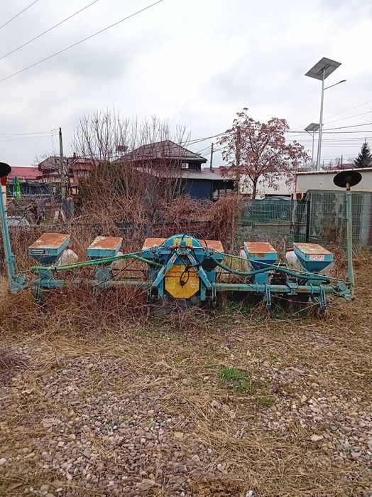 Vind Seman de paioase S.U.B 29 si SPC. 6 cu6 sau 8 sectii cu,fertiliza