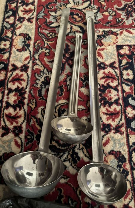 Ложки, половники и шумовки. Половники для поваров, 500 мл и 200 мл.