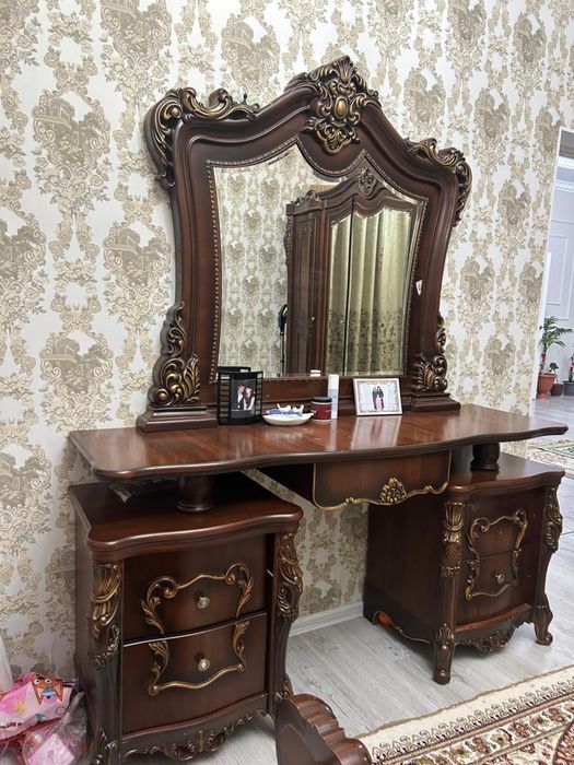 гарнитур спальный ,жаксы куйде усталган