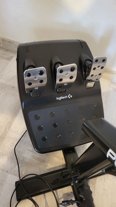 Volan și scaun gaming PlayStation 5,4 3 și PC