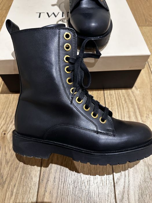 естествена кожа обувки на марката Twinset