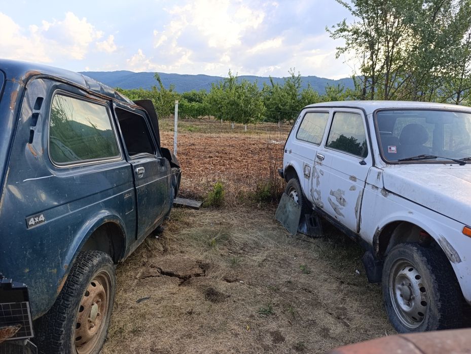 Продавам Лада Нива 1.7 i 2006г. ,а другата 2003 г.