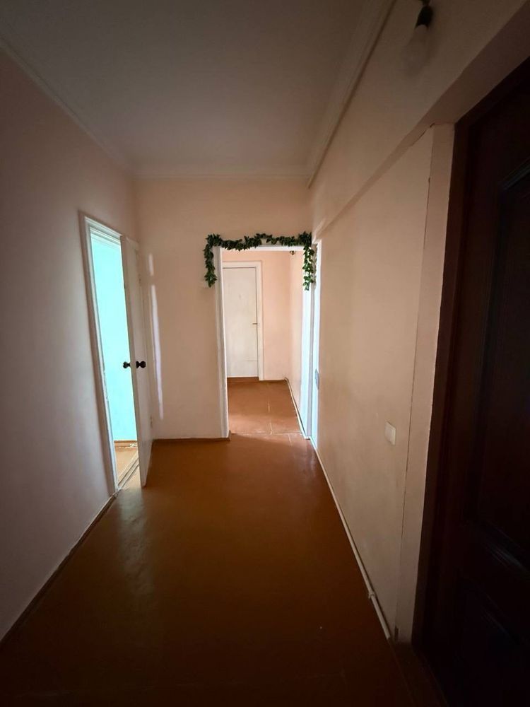 Продается 2 ком. Квартираплощадью 52 кв.м. В Саттепо ор. Банк