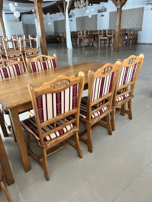 Scaune tapițate în stare foarte buna