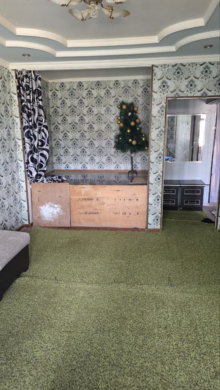 Срочно Продаётся 1 комнатная вдоль дороги