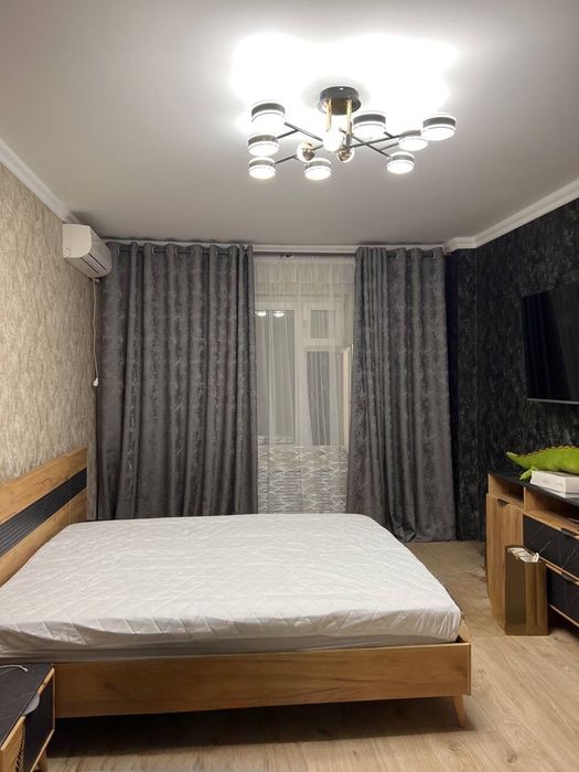 Продается кровать с матрасом