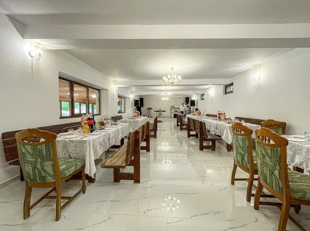 Inchiriez Revelion 2026 Pensiunea Codrii Vlasinului Vanatori Ciucea