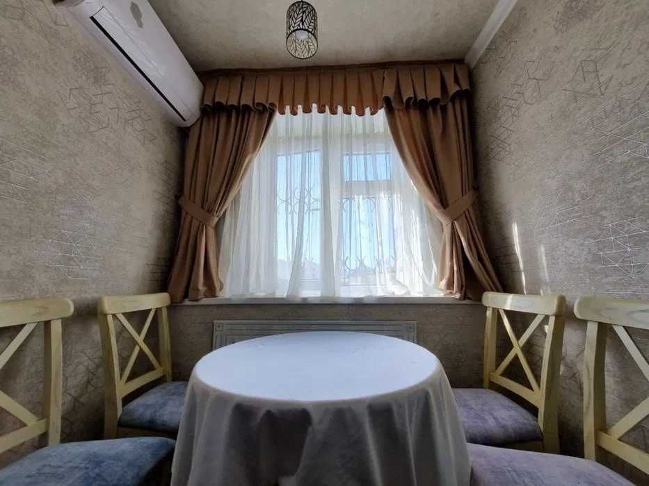 Уютная квартира в кирпичном доме, 2 этаж Яккасарай 70 м², кирпич !*
