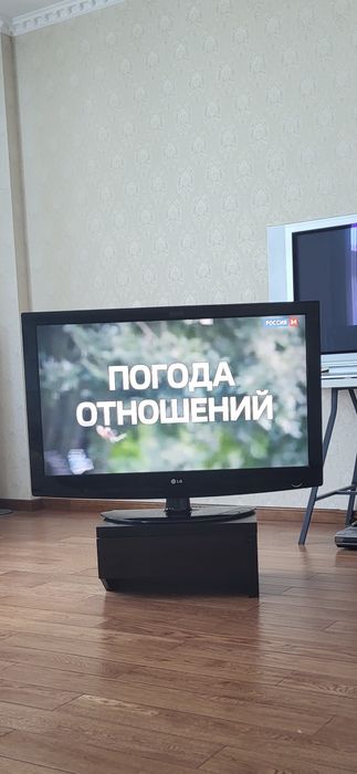 Продам телевизор LG 42 дюйма - 107 см