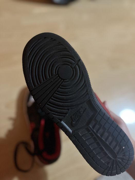 Оригинални Nike Air Jordan 1 Low — 40номер